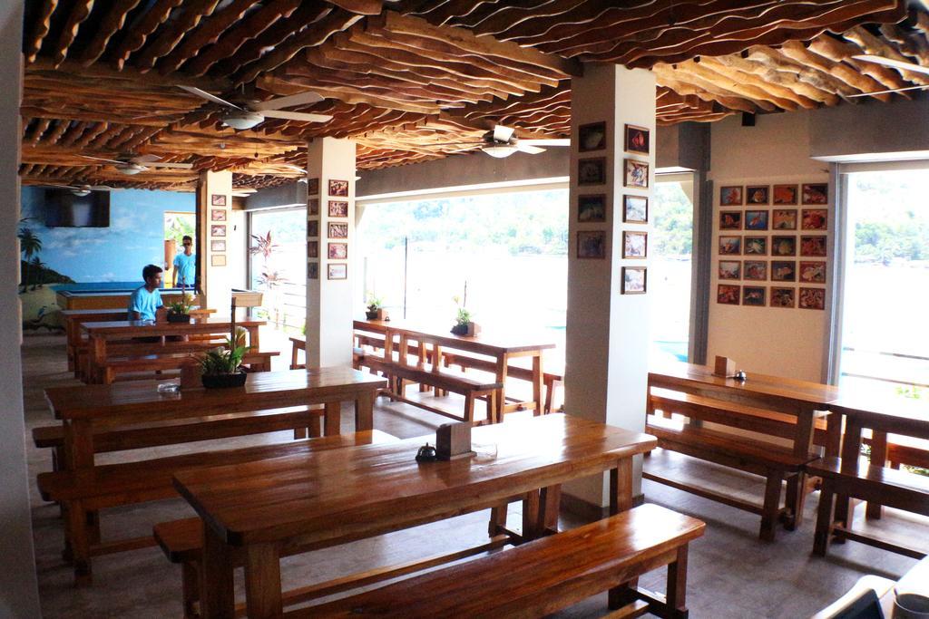 Coral Garden Beach Resort Пуерто Галера Екстериор снимка
